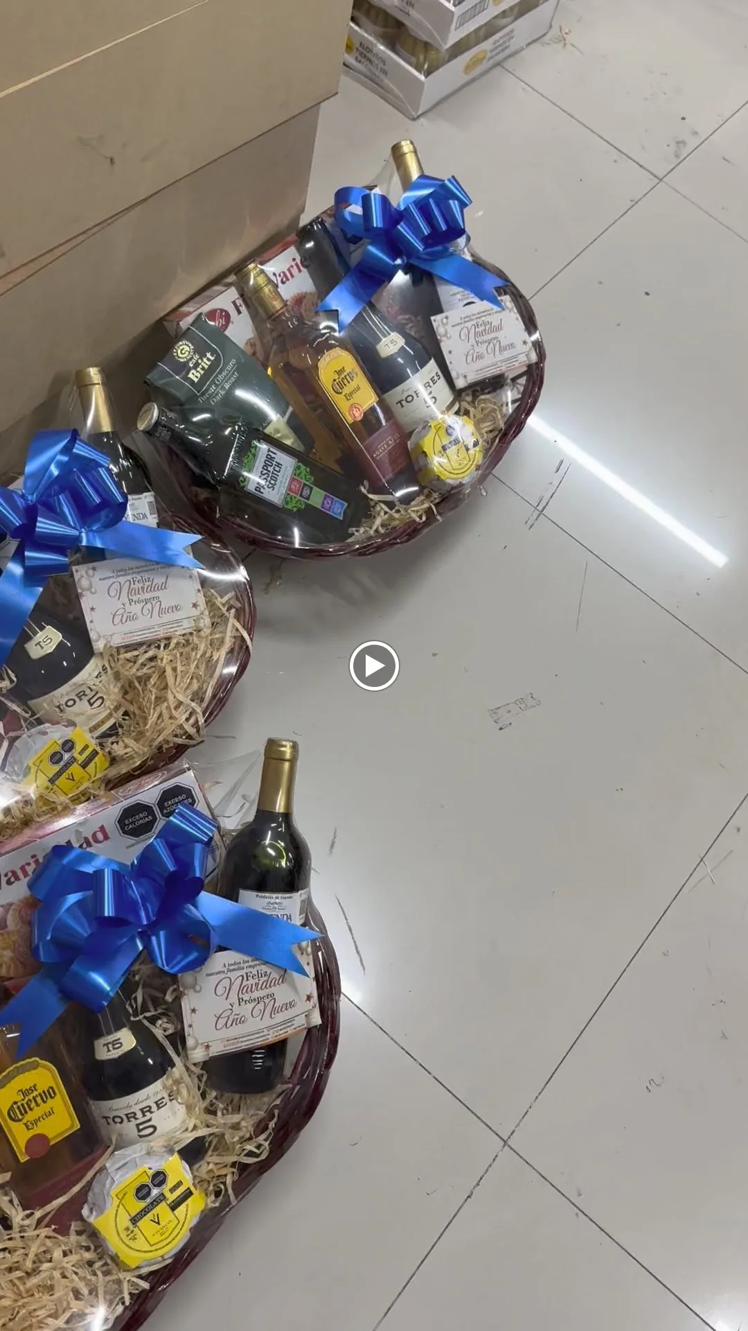 Contenido de arcones navideños México: productos gourmet y bebidas